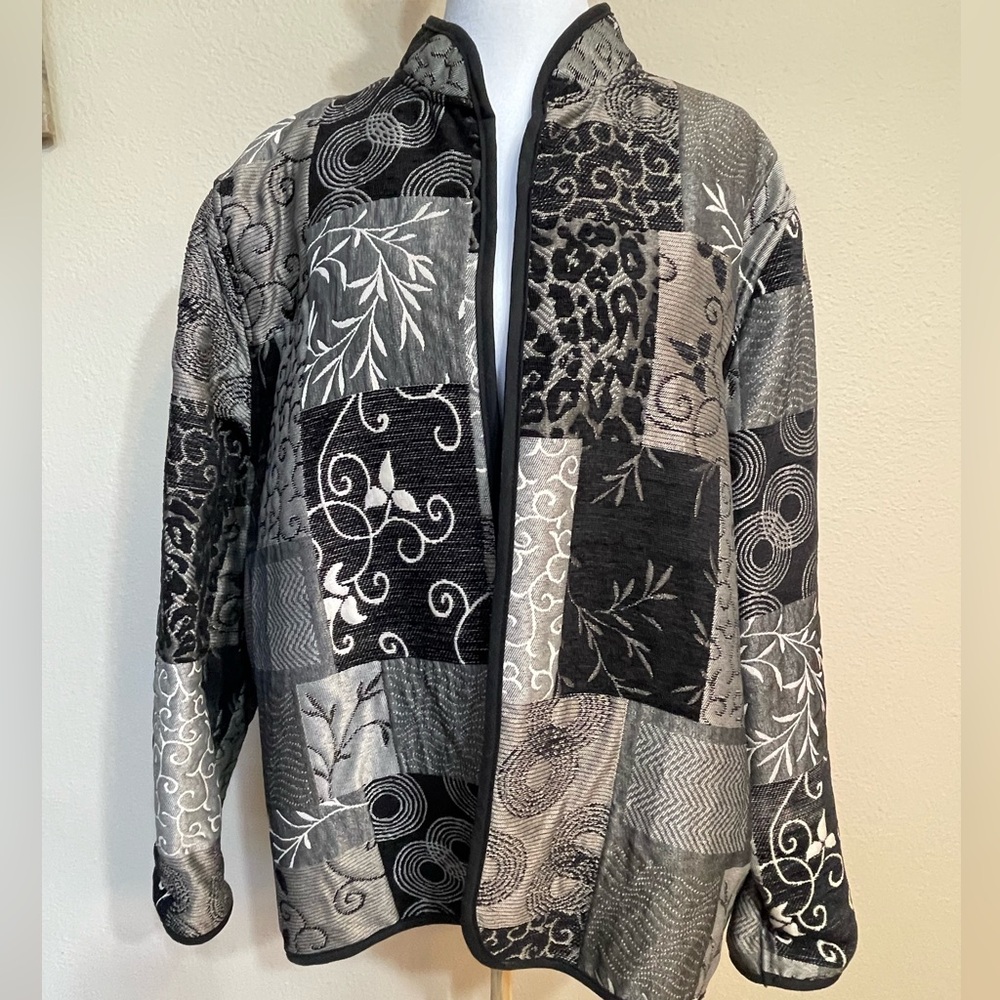 BonWorth women’s Black and Gray Quited Blazer